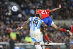 Bóng đá - Video bóng đá Argentina - Chile: Bùng nổ hiệp 2, đại thắng &quot;3 sao&quot; (Vòng loại World Cup)