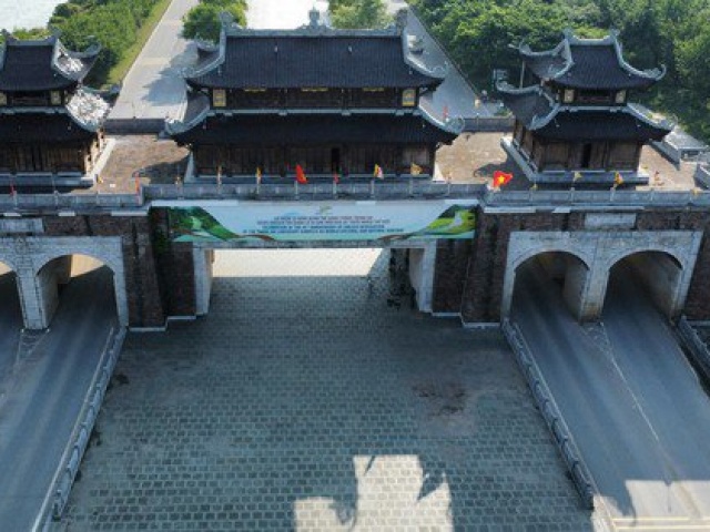 Những điều ít biết về cổng tam quan đi vào khu du lịch Tràng An ở Ninh Bình