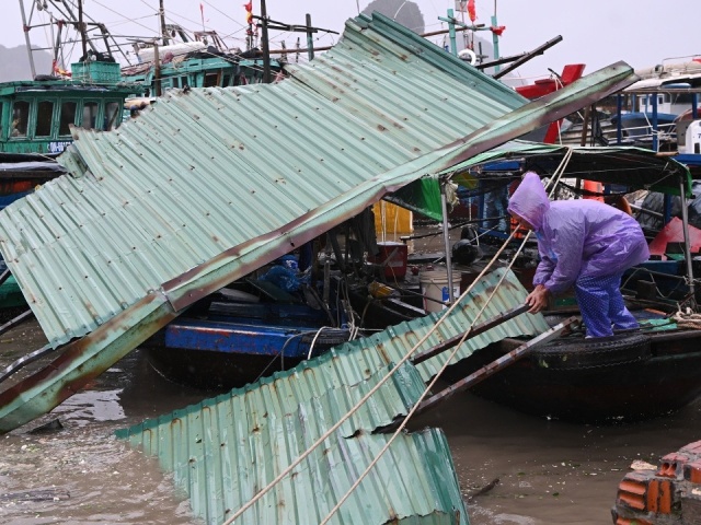 Tan hoang vì bão Yagi