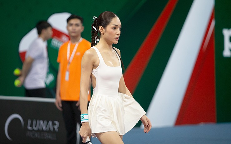 Lê Thị Hồng Hạnh là VĐV gây chú ý bậc nhất tại Celebrity Pickleball Championship – PILI Cup 2024, giải thể thao quy tụ khoảng 40 VĐV là các ca sĩ, diễn viên, người mẫu, người đẹp đoạt giải trong các cuộc thi hoa hậu…,tranh tài trong ngày 7/9 tại sân Pickleball Lan Anh (quận 10, TPHCM).