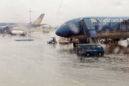 Tin tức trong ngày - Vietnam Airlines hoãn, hủy hơn 110 chuyến bay do bão số 3