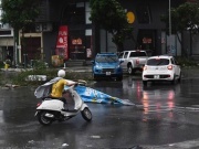 Tin tức trong ngày - Tôn bay, kính rụng hàng loạt trong bão Yagi ở Quảng Ninh, Hải Phòng