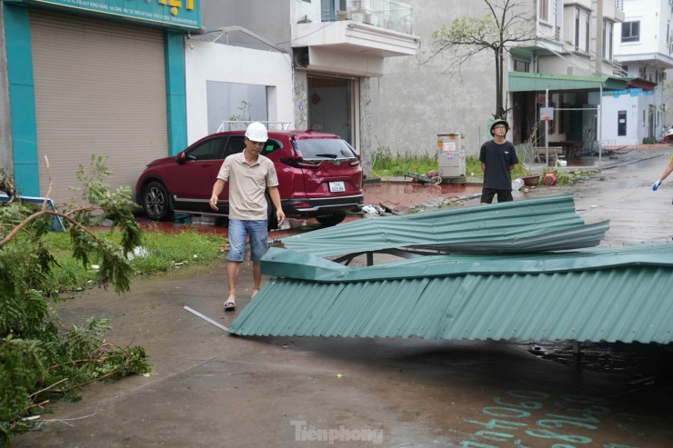 Cơn bão số 3 tàn phá Quảng Ninh, Hạ Long ngổn ngang đổ nát