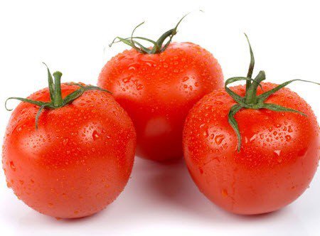Cà chua là loại quả mọng nước, ít calo, giàu chất xơ và đặc biệt là hàm lượng vitamin A, B6, C, B1, B2... rất cao. Chúng rất thích hợp để bạn thêm vào thực đơn của mình.
