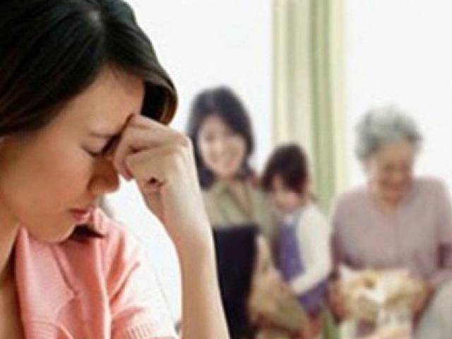 Bị cả nhà chồng chê bai hơn chồng 4 tuổi, tôi nói một câu khiến tất cả im bặt