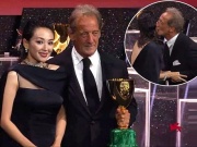 Đời sống Showbiz - Chương Tử Di 'choáng nhẹ' vì cái hôn của tài tử Vincent Lindon