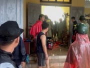 Tin tức trong ngày - Cứu sống bé gái bị đất đá vùi lấp gần 3 tiếng