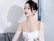 Thời trang - Mỹ nhân Tân Cương diện đầm 48 triệu đồng của nhà mốt Việt