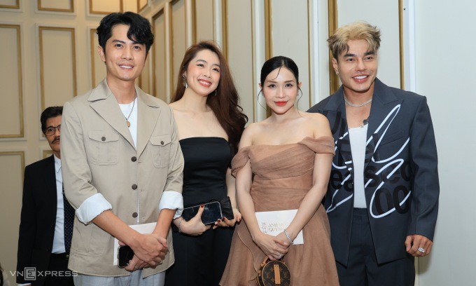 Từ trái
qua: Diễn viên Huỳnh Phương, Khánh Tiên, Khả Như, Lê Dương Bảo
Lâm.