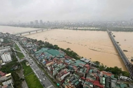 Hà Nội chuẩn bị ứng phó với lũ trên sông Hồng đạt mức báo động 2