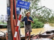 Tin tức trong ngày - Nước sông Hồng mấp mé đường Chương Dương Độ, người dân khẩn trương di dời