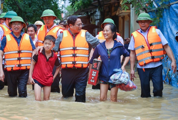  Thủ tướng Phạm Minh Chính đi thị sát, kiểm tra công tác ứng phó mưa lũ, thiên tai, cứu hộ, cứu nạn tại tỉnh Bắc Giang. Ảnh: Nhật Bắc