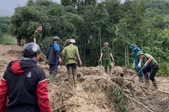 Tổn thất tăng cao do bão và mưa lũ, hơn 200 người chết và mất tích