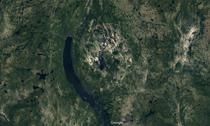 Cấu trúc giống hố thiên thạch tại Quebec, Canada. Ảnh: Google Maps