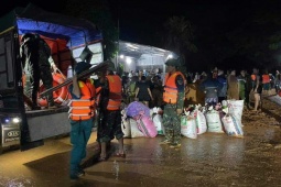 Tin tức trong ngày - Vỡ đê sông Lô đoạn qua huyện Sơn Dương, tỉnh Tuyên Quang