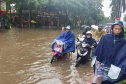 Tin tức trong ngày - Miền Bắc tiếp tục hứng mưa lớn, ngập úng diện rộng vẫn tiếp diễn