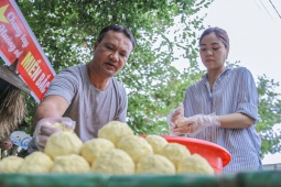 Tin tức trong ngày - Người dân Đà Nẵng nấu bánh chưng xuyên đêm ủng hộ vùng lũ miền Bắc