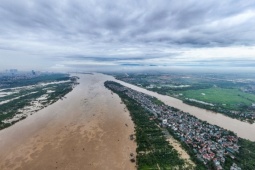 Tin tức trong ngày - Lũ đặc biệt lớn trên sông Thao, mức lũ sông Hồng sẽ đạt đỉnh vào trưa nay