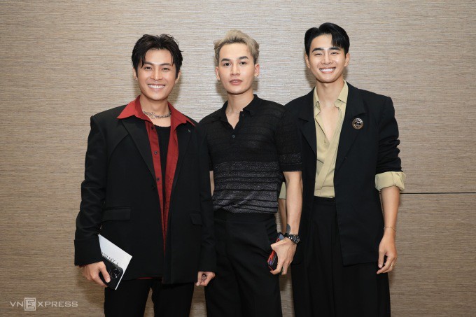 Từ trái qua: Diễn viên Gin Tuấn Kiệt,
ca sĩ Ali Hoàng Dương và người mẫu Nhâm Phương Nam.