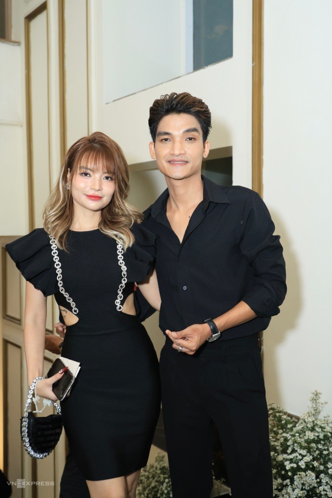 Diễn viên Mạc Văn Khoa và vợ.