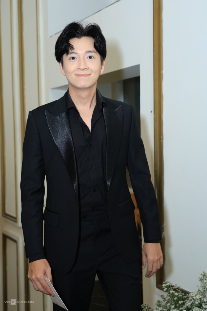 Ca sĩ Ngô Kiến Huy nói sắp xếp công
việc từ sáng sớm để có thể dự ngày vui của Anh Đức.