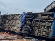 Tin tức trong ngày - Lật xe khách giường nằm, 4 người tử vong ở Đắk Lắk