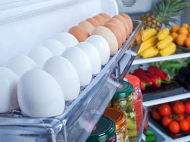 Bảo quản trứng trong tủ lạnh theo cách này sẽ làm vi khuẩn gây dạ dày phát triển khi ăn, nhất là ngày mưa lũ tích trữ