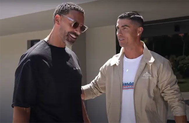 C. Ronaldo và Rio Ferdinand trong cuộc trò chuyện phát trên kênh YouTube của Ferdinad. Ảnh: Rio Ferdinand Presents