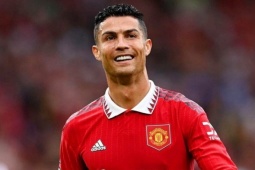 Đàn ông - Fan chia phe khi C. Ronaldo nói vẫn yêu MU