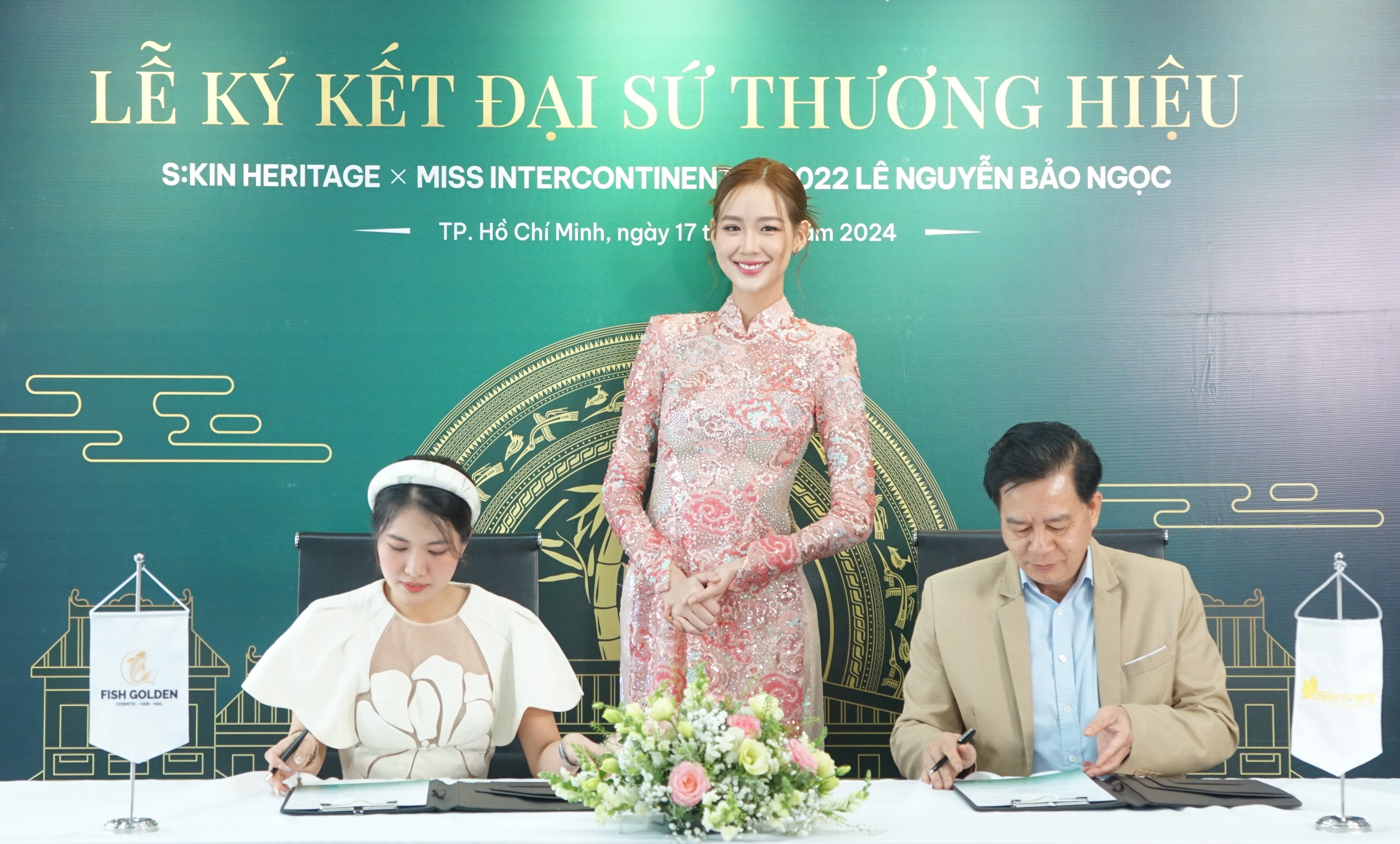 Hoa hậu Bảo Ngọc trong lễ ký kết trở thành Đại sứ Thương Hiệu của S:kin Heritage