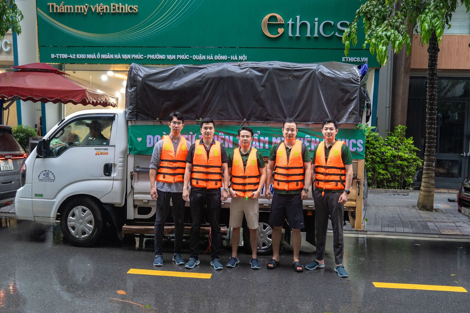 Thẩm mỹ viện Ethics chung tay hỗ trợ người dân trong mưa lũ sau bão Yagi - 3