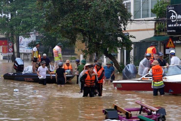 Bi kịch đêm bão số 3: Trung tá Công an mất mẹ và em trai trong sạt lở đất