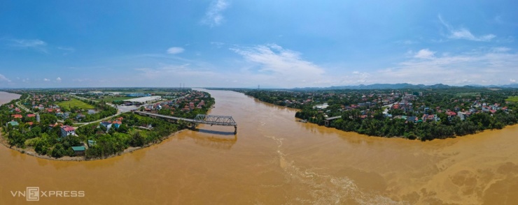 Đợt tìm kiếm quy mô lớn nạn nhân vụ sập cầu Phong Châu bắt đầu