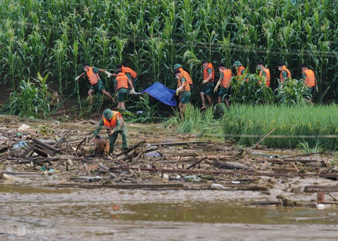 Hai hộ gia đình mất tích trong vụ sạt lở kinh hoàng ở Lào Cai trở về báo tin an toàn