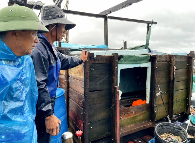 Chiếc thùng cá đã cứu mạng vợ chồng anh Hiệp, chị Lan hôm 7/9. Ảnh: Phan Dương