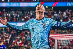 “Cây trường sinh” Ronaldo: Khao khát tột cùng của ông bố tuổi 39