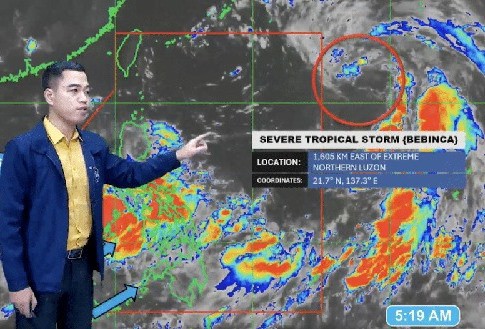 Chuyên gia PAGASA cập nhật tình hình thời tiết. Ảnh: PAGASA