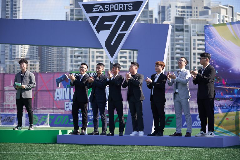 Hình ảnh trong Chương trình thực tế “Trung Tâm Huấn Luyện Bóng Đá Anh Trai FC Online”