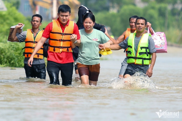 Dự báo thời tiết 14/9/2024: Miền Bắc thoát lũ chậm, mưa lớn kéo dài ở Tây Nguyên và Nam Bộ