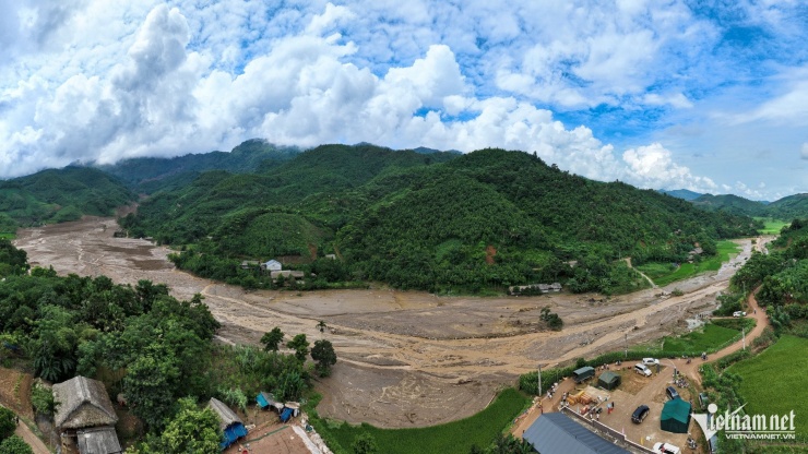 Thảm kịch Làng Nủ: Ám ảnh tiếng gọi tên và hành trình tìm chồng vô vọng