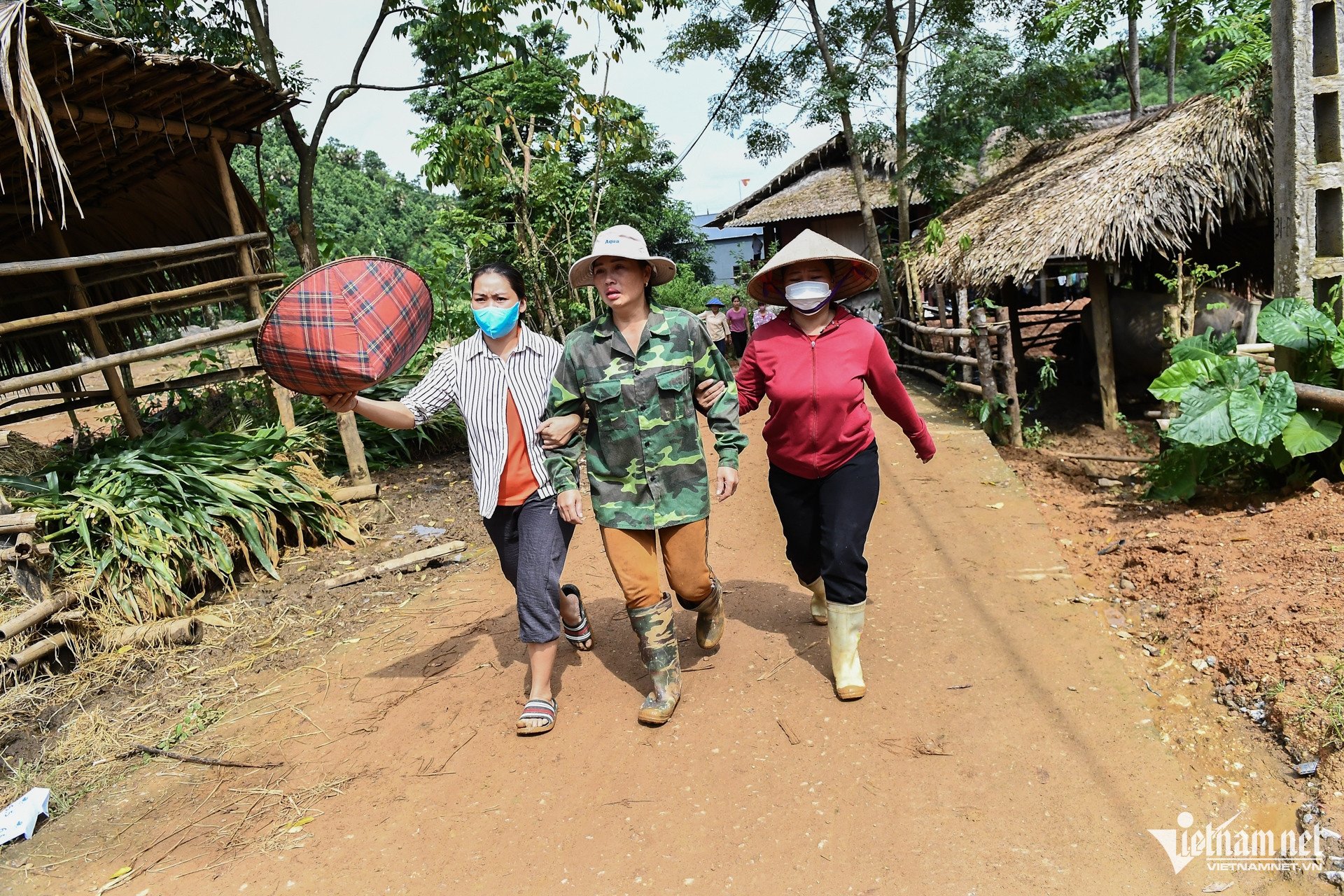 Thảm kịch Làng Nủ: Ám ảnh tiếng gọi tên và hành trình tìm chồng vô vọng