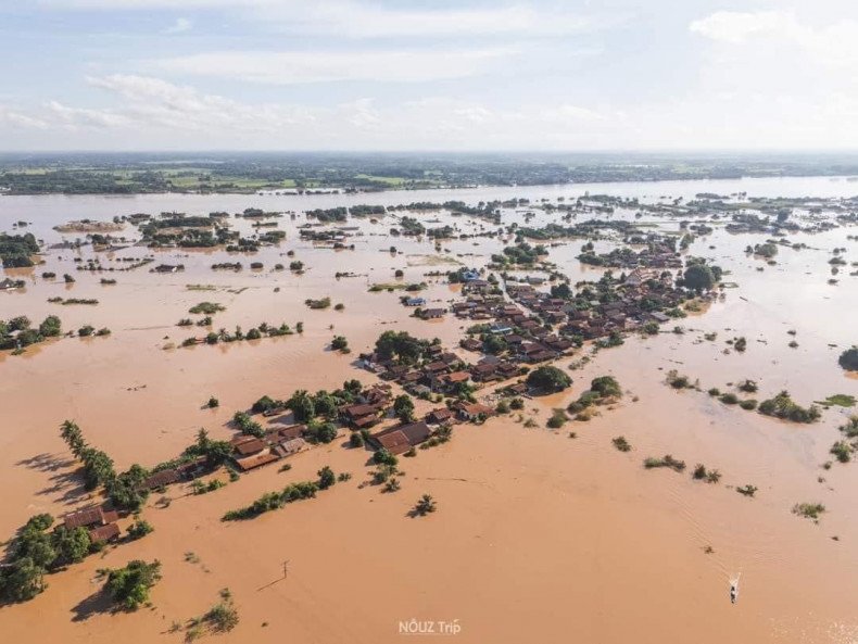 Nước lũ ngập một vùng lớn ở tỉnh Nong Khai (ảnh: Bangkok Post)