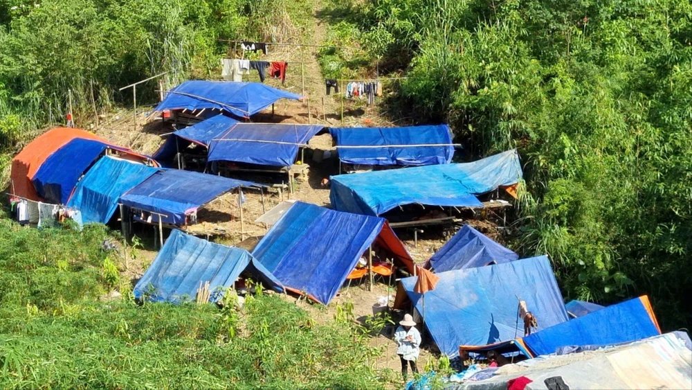 Trưởng thôn Kho Vàng dũng cảm sơ tán 115 dân làng lên núi trốn bão