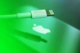 Thời trang Hi-tech - Những sản phẩm đang được bán của Apple vẫn dùng cổng Lightning