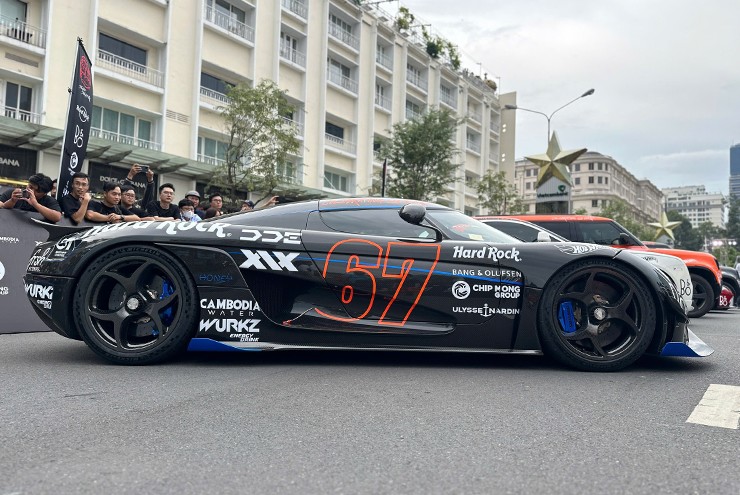 Siêu phẩm triệu đô lăn bánh trên đường phố Việt cùng hành trình Gumball 3000 - 3