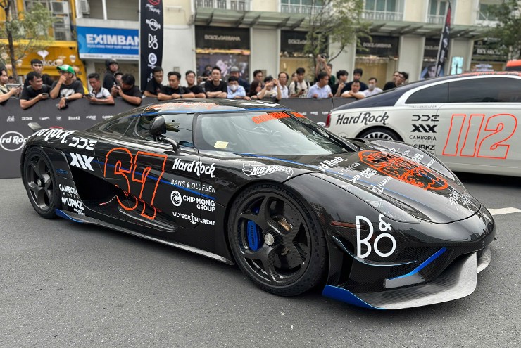 Siêu phẩm triệu đô lăn bánh trên đường phố Việt cùng hành trình Gumball 3000 - 2