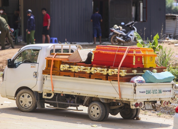 Cảnh tan hoang sau vụ sạt lở ở thôn Nậm Tông làm 18 người chết và mất tích - 10