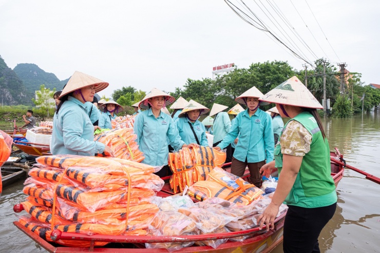 Tràng An trở lại, mang theo tấm lòng của người lái đò