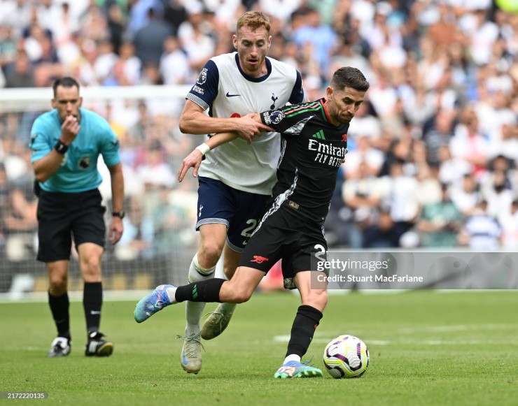 Arsenal chấp nhận sắm vai "cửa dưới" trước Tottenham