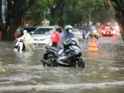 Tin tức trong ngày - Mưa rất lớn, diễn biến ngập lụt ở Hà Nội thêm phức tạp